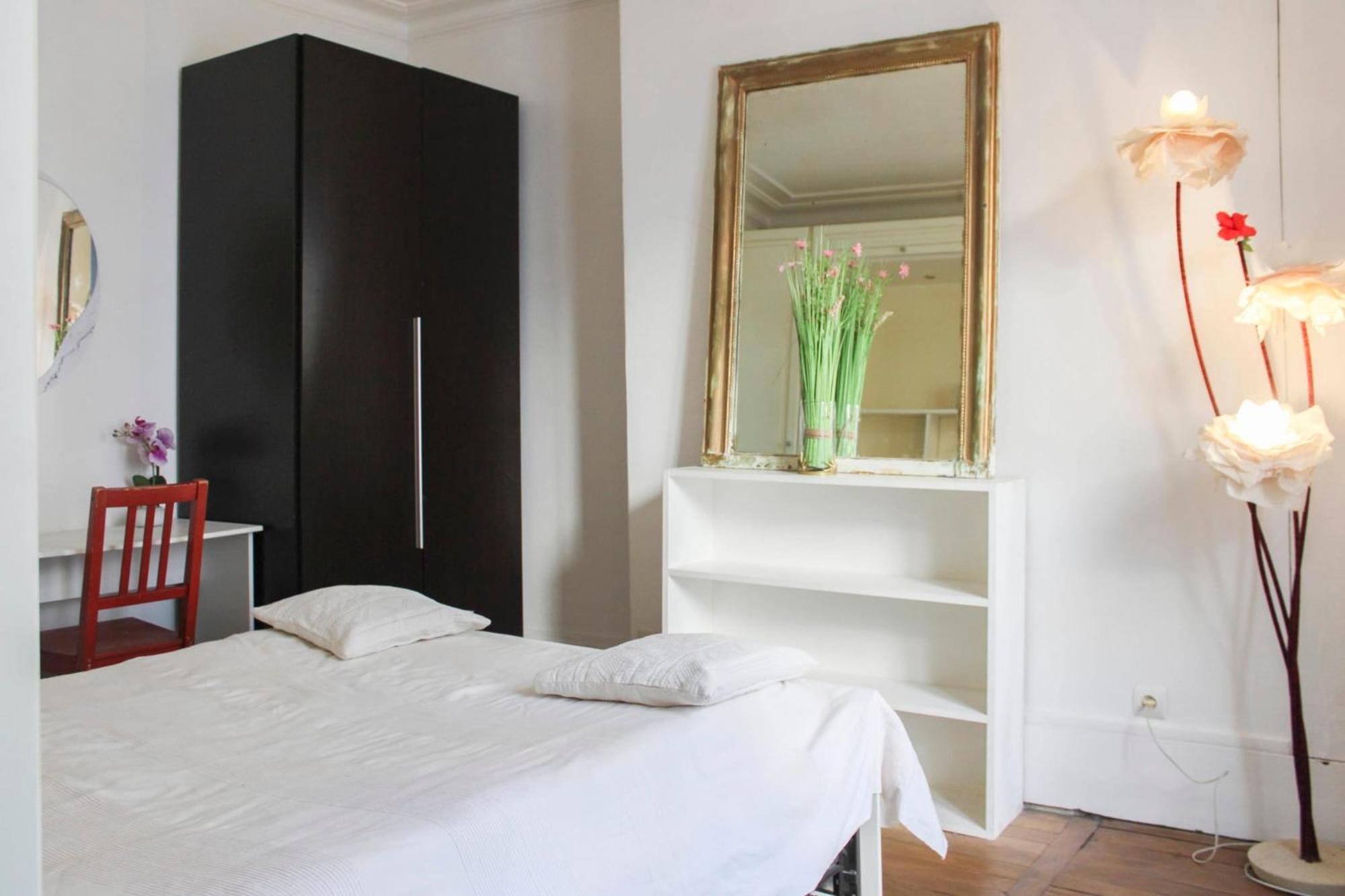Apartment T3 For 5 In The 13th - *